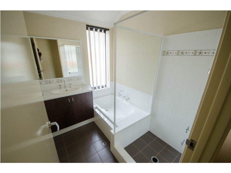 12/1 Coojong Link, Success WA 6164