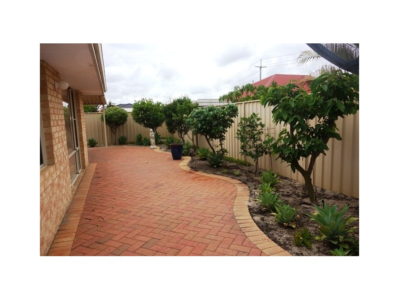 6 Engleswood Arcade, Canning Vale WA 6155