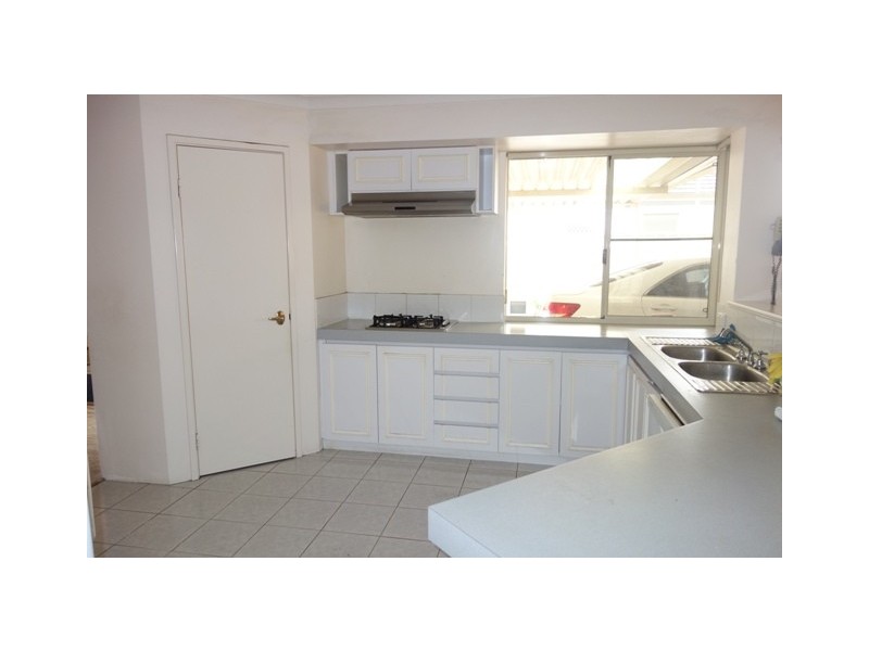 6 Engleswood Arcade, Canning Vale WA 6155