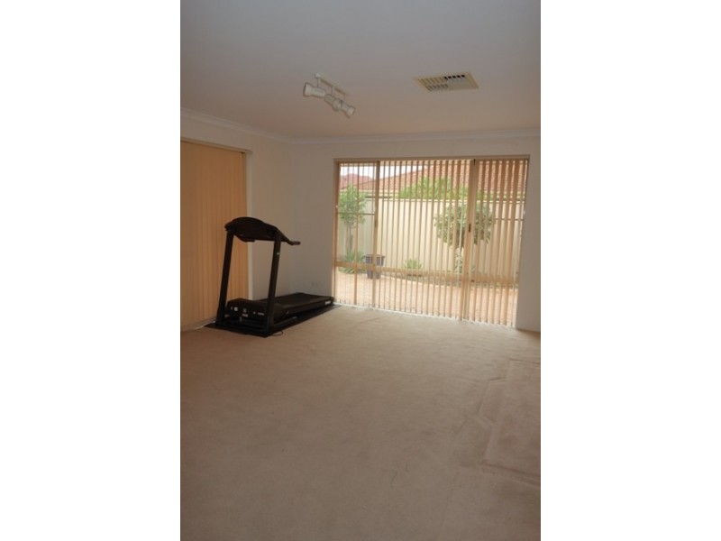 6 Engleswood Arcade, Canning Vale WA 6155