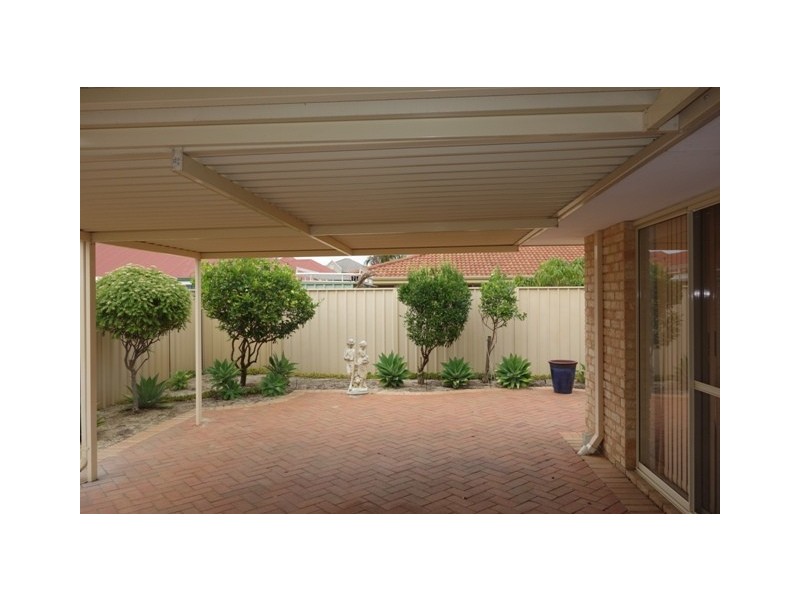 6 Engleswood Arcade, Canning Vale WA 6155