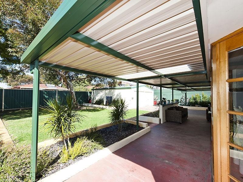 8 Dionne Place, Gosnells WA 6110
