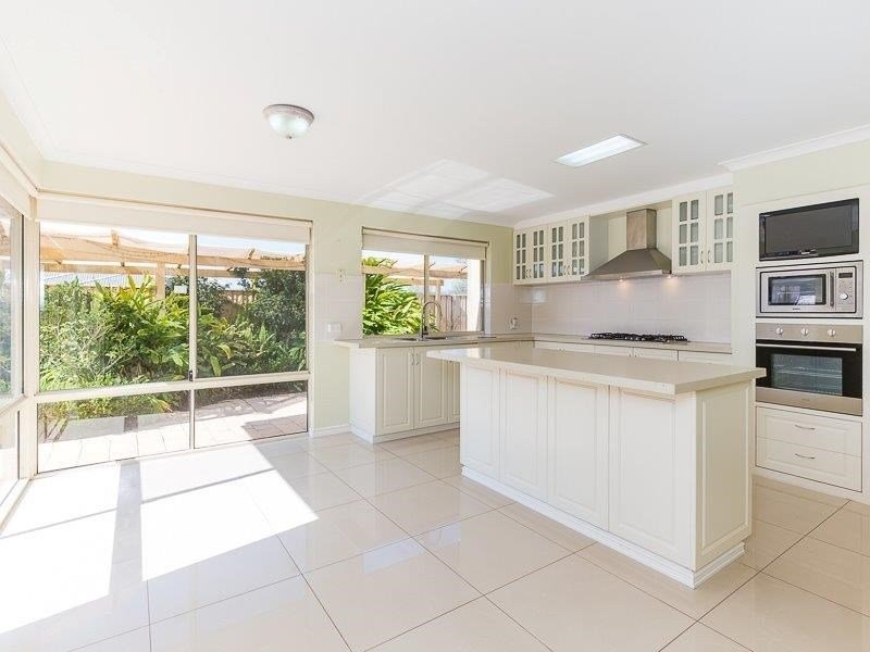 16 Grand Boulevard, Canning Vale WA 6155