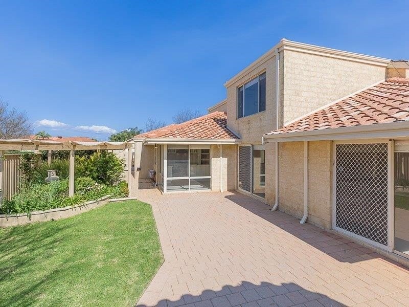 16 Grand Boulevard, Canning Vale WA 6155