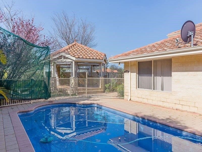 16 Grand Boulevard, Canning Vale WA 6155