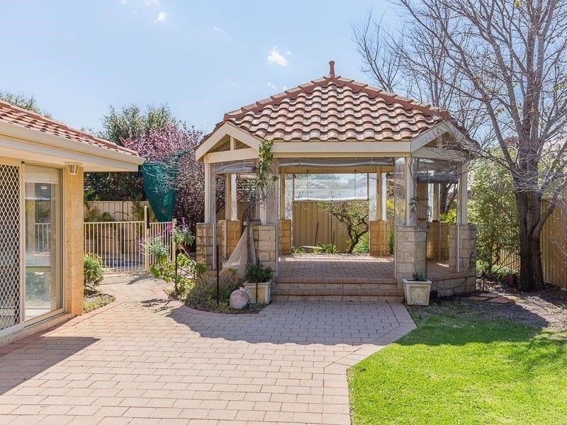 16 Grand Boulevard, Canning Vale WA 6155