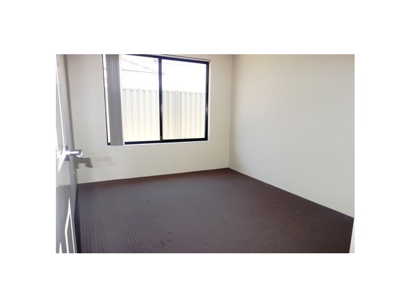 9 Leroy Way, Piara Waters WA 6112