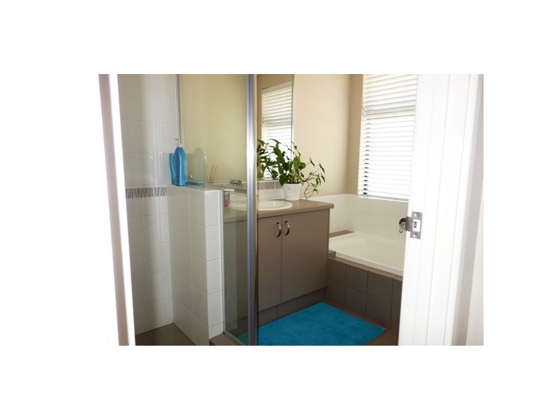 9 Leroy Way, Piara Waters WA 6112