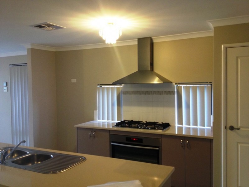 9 Leroy Way, Piara Waters WA 6112