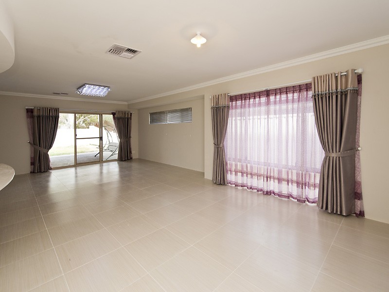 33 Hughes Street, Canning Vale WA 6155