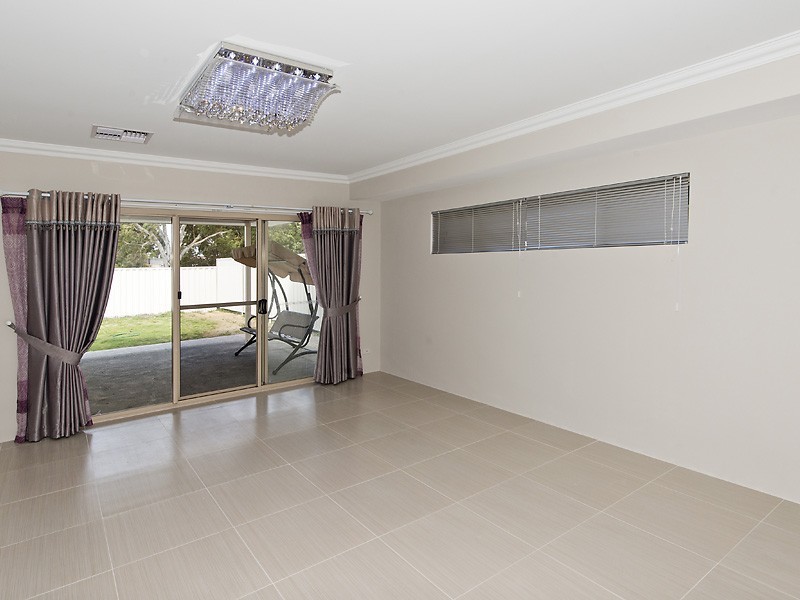 33 Hughes Street, Canning Vale WA 6155
