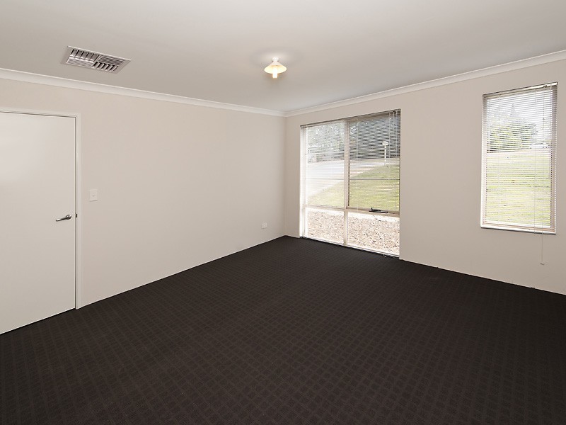 33 Hughes Street, Canning Vale WA 6155