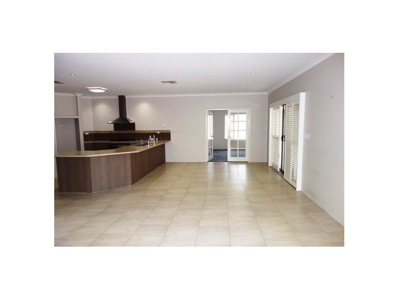 23 Oakleigh Pass, Harrisdale WA 6112