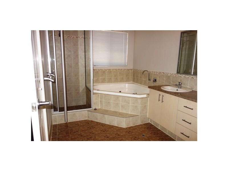 23 Oakleigh Pass, Harrisdale WA 6112