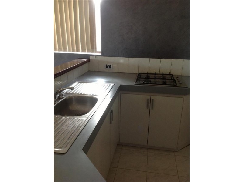 11 Hotchkiss Close, Thornlie WA 6108