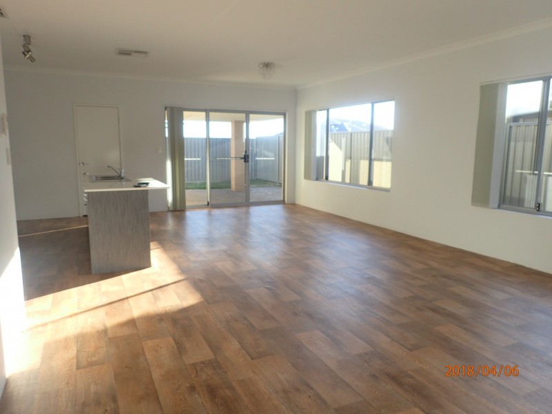 12 Blackfriars Meander, Piara Waters WA 6112