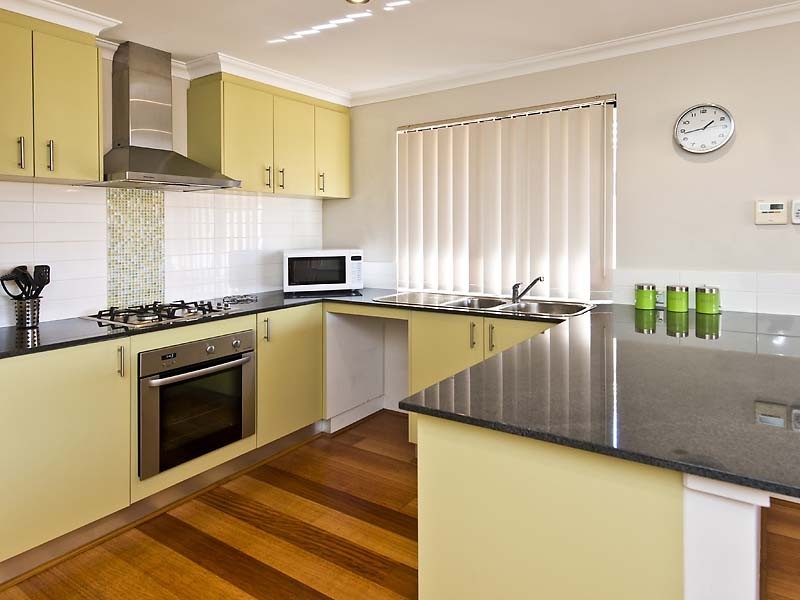 12 Carnation Street, Canning Vale WA 6155