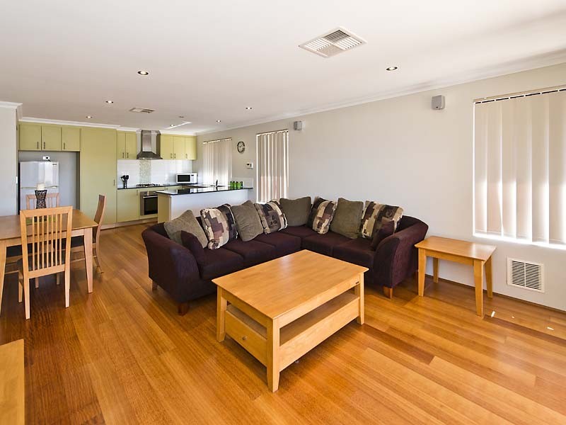 12 Carnation Street, Canning Vale WA 6155