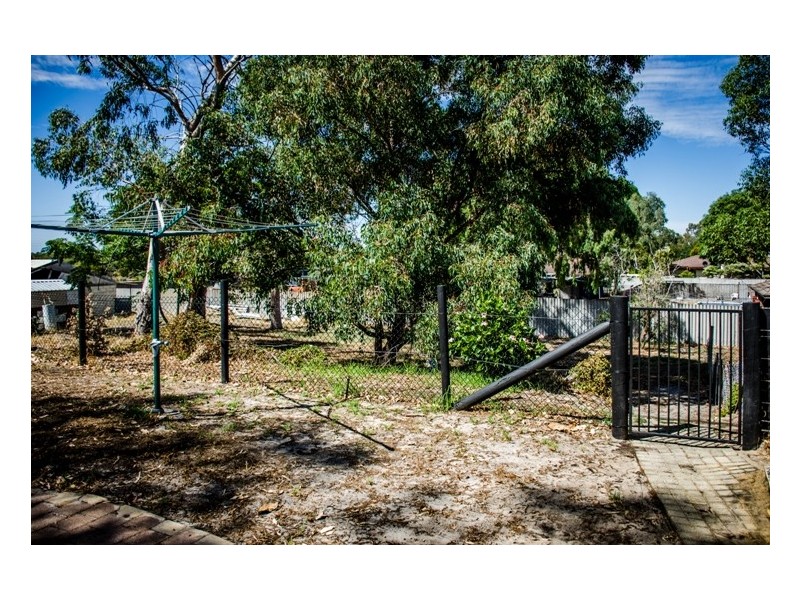 35 Battersea Road, Canning Vale WA 6155