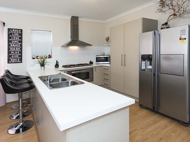 5 Barton Loop, Piara Waters WA 6112