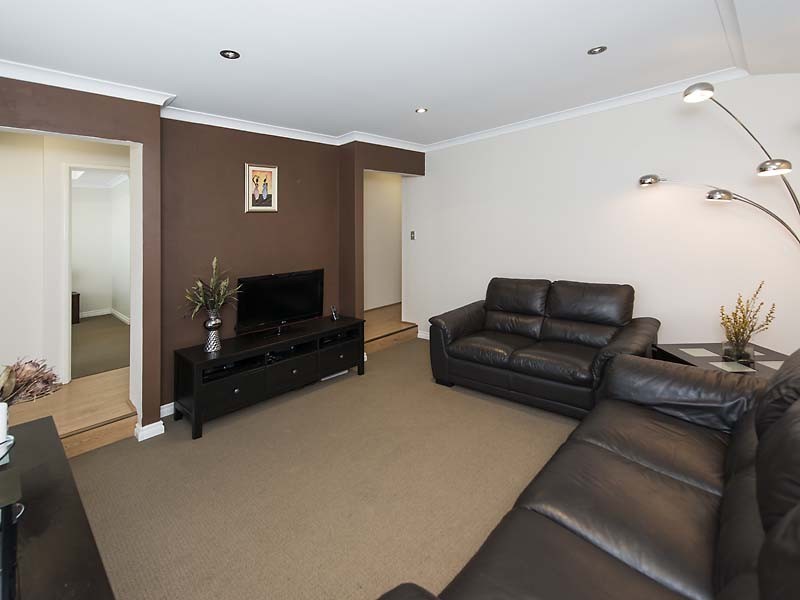 5 Barton Loop, Piara Waters WA 6112