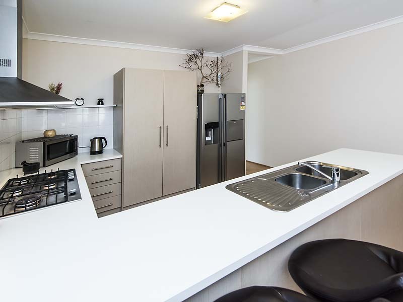 5 Barton Loop, Piara Waters WA 6112