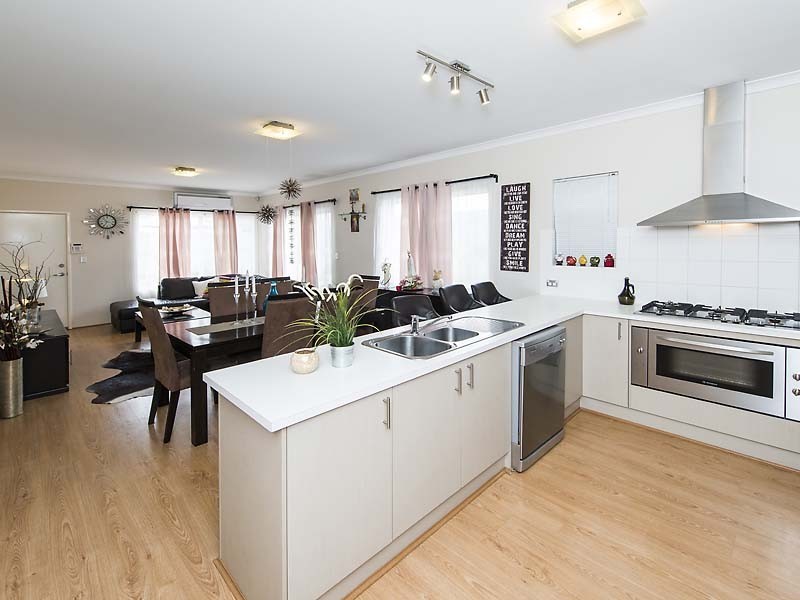 5 Barton Loop, Piara Waters WA 6112