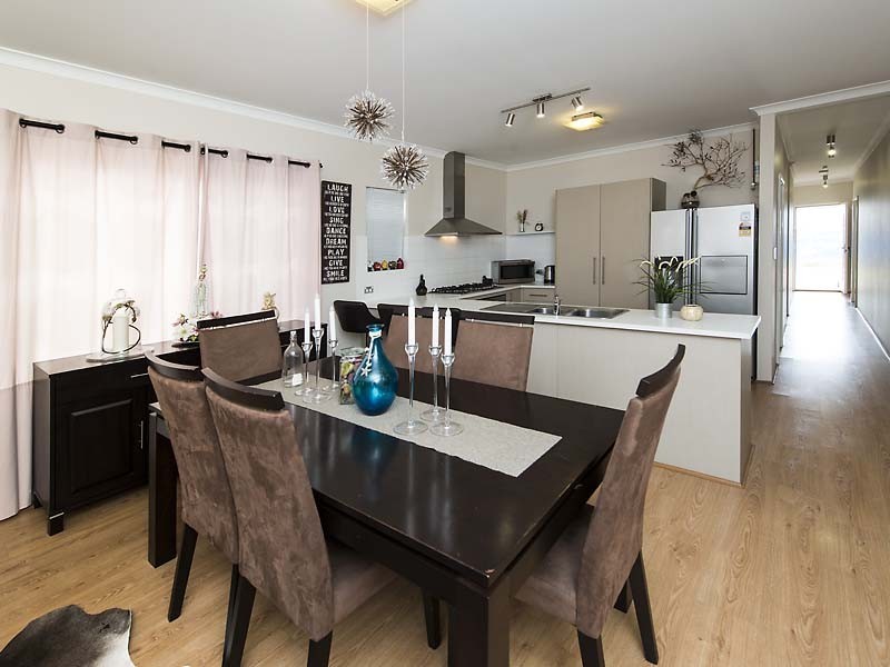 5 Barton Loop, Piara Waters WA 6112