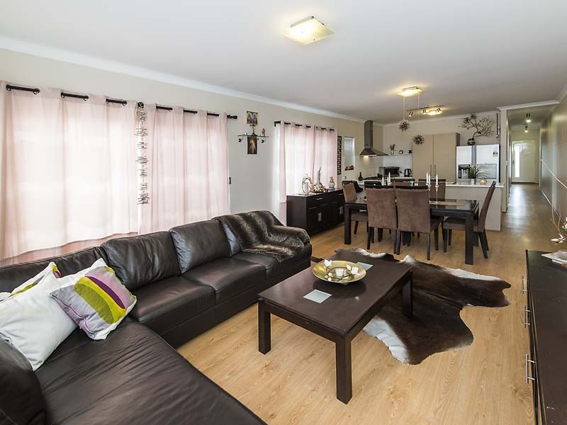 5 Barton Loop, Piara Waters WA 6112