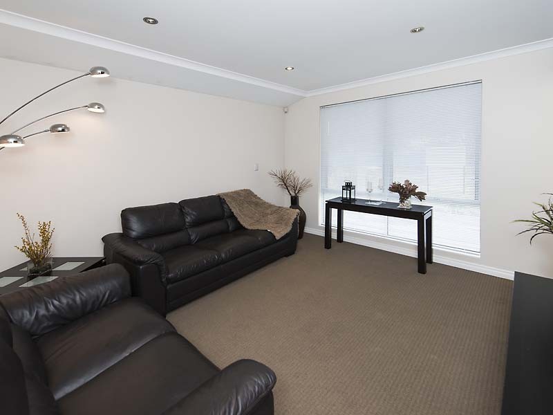 5 Barton Loop, Piara Waters WA 6112
