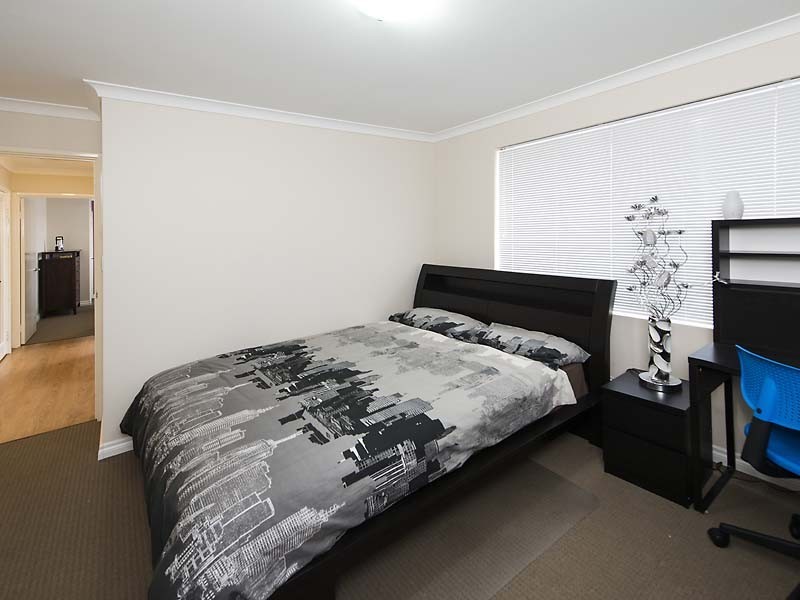 5 Barton Loop, Piara Waters WA 6112