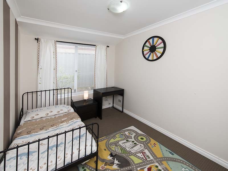 5 Barton Loop, Piara Waters WA 6112