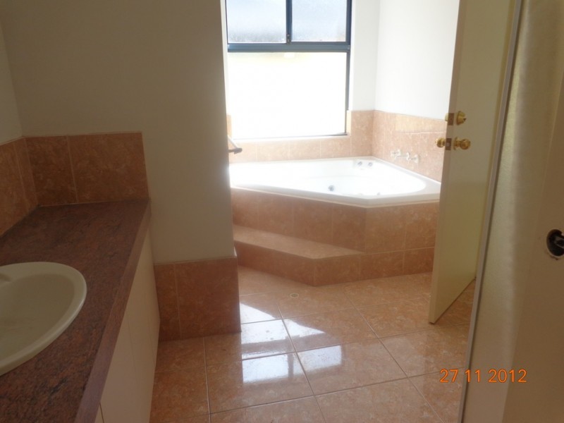 2 Canton Vista, Canning Vale WA 6155