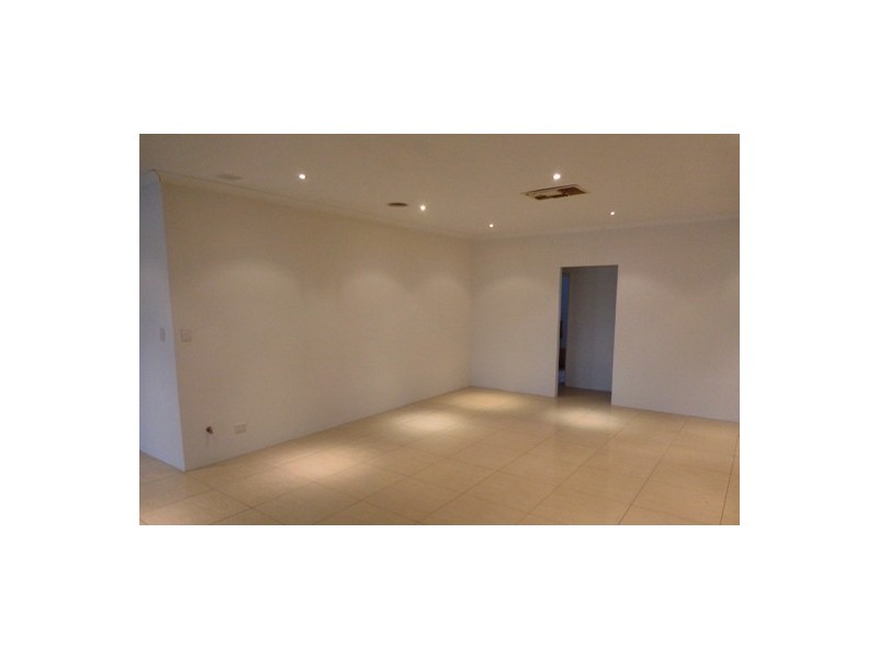 2 Canton Vista, Canning Vale WA 6155