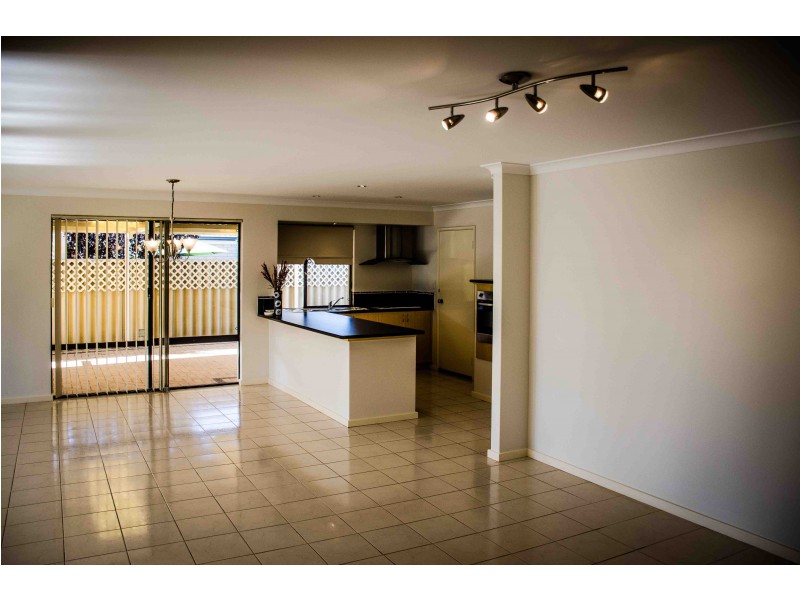 13 Bartlett Way, Canning Vale WA 6155