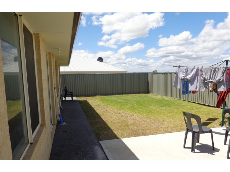 31 Cornforth Way, Piara Waters WA 6112