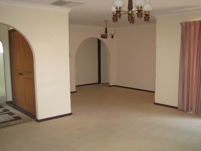 5 Ewing Ave, Bull Creek WA 6149