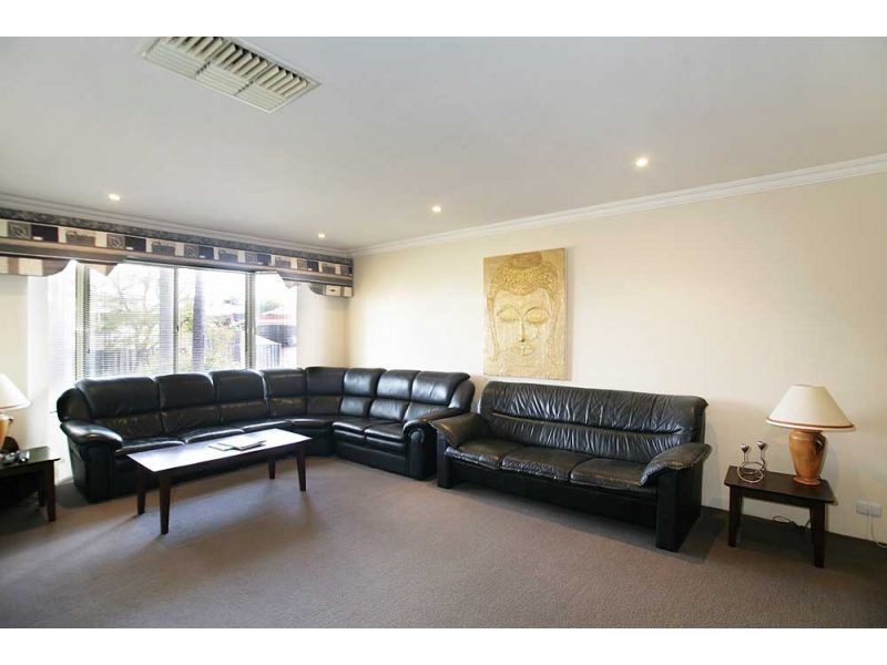 26 Spyglass Circle, Canning Vale WA 6155