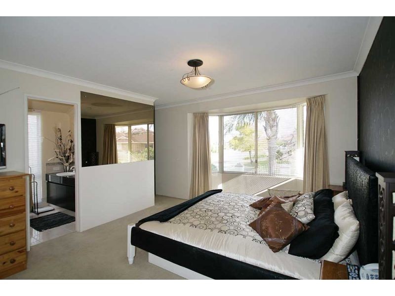 26 Spyglass Circle, Canning Vale WA 6155