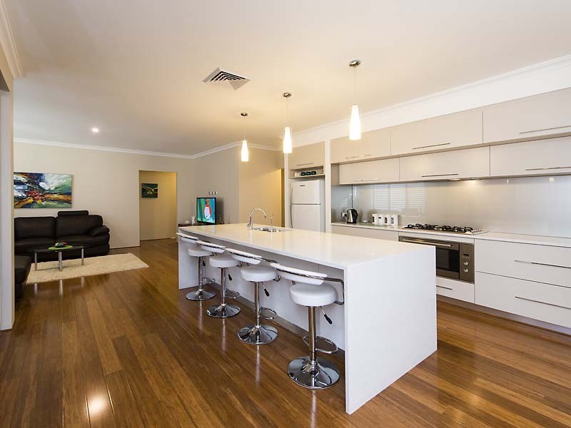 12 Carnaby Way, Harrisdale WA 6112