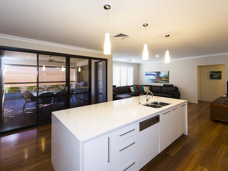 12 Carnaby Way, Harrisdale WA 6112