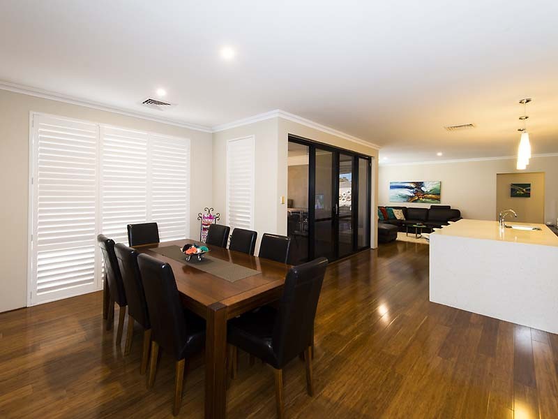 12 Carnaby Way, Harrisdale WA 6112