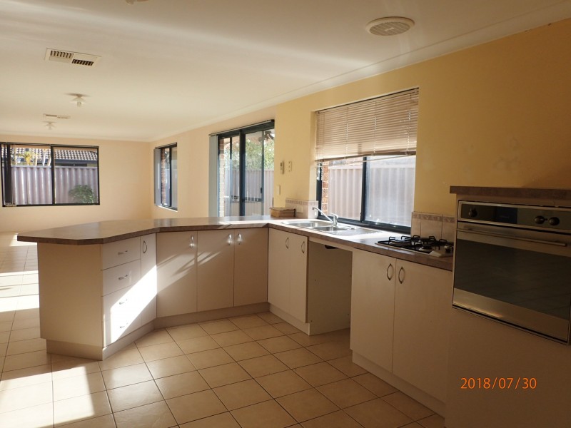 32 Totara Avenue, Canning Vale WA 6155