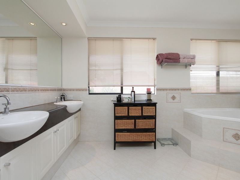 17 Sanctuary Avenue, Canning Vale WA 6155