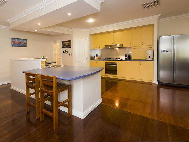 6 Boyd Place, Canning Vale WA 6155