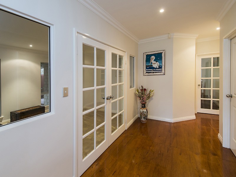 6 Boyd Place, Canning Vale WA 6155
