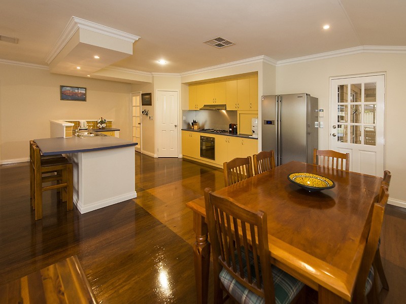 6 Boyd Place, Canning Vale WA 6155