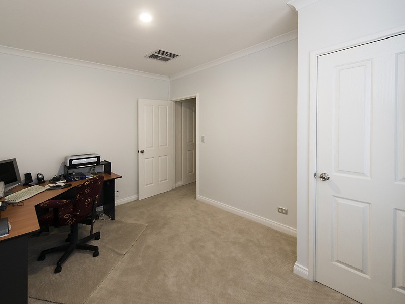 6 Boyd Place, Canning Vale WA 6155