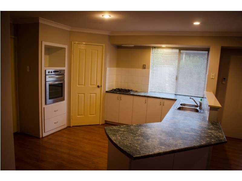 15 Barents Road, Canning Vale WA 6155