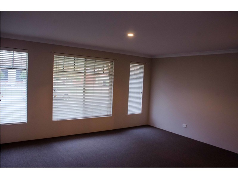 15 Barents Road, Canning Vale WA 6155